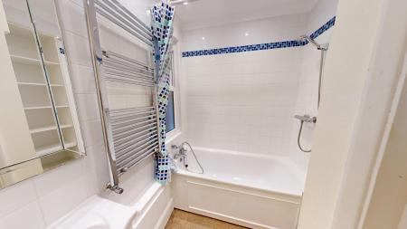 1 bedroom Flat to let in First Avenue, Hove, BN3