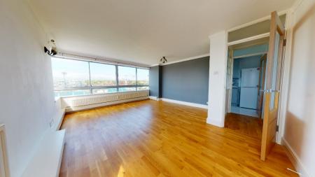 3 bedroom Flat to let in Eaton Road, Hove, BN3