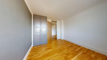 3 bedroom Flat to let in Eaton Road, Hove, BN3