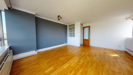 3 bedroom Flat to let in Eaton Road, Hove, BN3