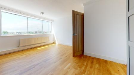 3 bedroom Flat to let in Eaton Road, Hove, BN3