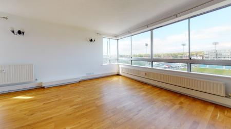 3 bedroom Flat to let in Eaton Road, Hove, BN3
