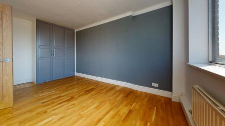 3 bedroom Flat to let in Eaton Road, Hove, BN3