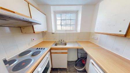 1 bedroom Studio flat to let in St Martins Court, Brighton, BN2