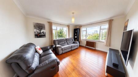 2 bedroom Flat for sale in The Drive, Hove, BN3