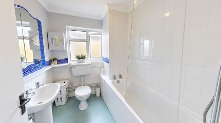 2 bedroom Flat for sale in The Drive, Hove, BN3