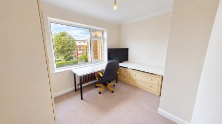 2 bedroom Flat for sale in The Drive, Hove, BN3