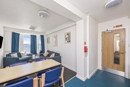 1 bedroom Flat to let in 51-53 Kings Road, Brighton, BN1
