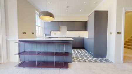 3 bedroom Flat to let in St Aubyns, Hove, BN3