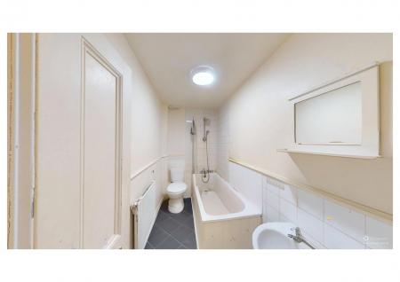 2 bedroom Flat to let in Cambridge Road