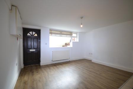 2 bedroom Flat to let in Upper Rock Gardens, Kemptown, Brighton, BN2