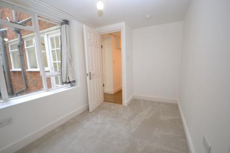 2 bedroom Flat to let in Upper Rock Gardens, Kemptown, Brighton, BN2