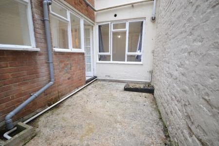 2 bedroom Flat to let in Upper Rock Gardens, Kemptown, Brighton, BN2