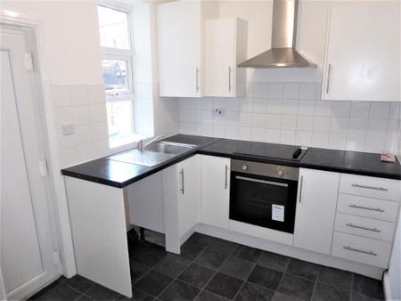 2 bedroom Terraced House to let in Oak Street, Colne, BB8