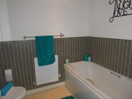2 bedroom Flat to let in Upperbrook Court, Greenbrook Fold, Burnley, BB12