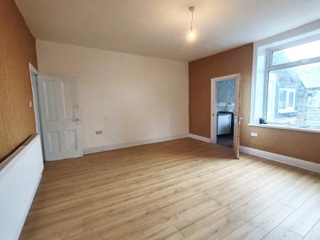 3 bedroom Terraced House to let in Padiham Road, Burnley, BB12