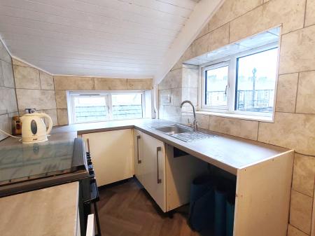 3 bedroom Terraced House to let in Padiham Road, Burnley, BB12