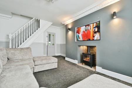 2 bedroom Flat to let in Accrington Road, Burnley, BB11