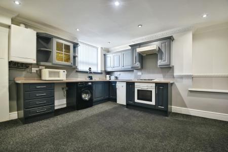 2 bedroom Flat to let in Accrington Road, Burnley, BB11