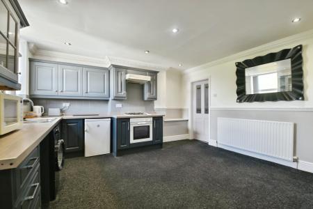 2 bedroom Flat to let in Accrington Road, Burnley, BB11