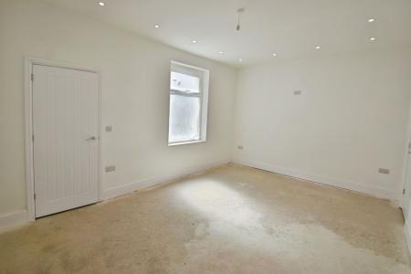7 bedroom Terraced House for sale in Taylor Street, Brierfield, BB9