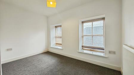 2 bedroom Flat to let in Ightenhill Street, Padiham, BB12