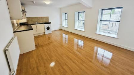2 bedroom Flat to let in Ightenhill Street, Padiham, BB12