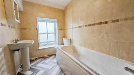 2 bedroom Flat to let in Ightenhill Street, Padiham, BB12
