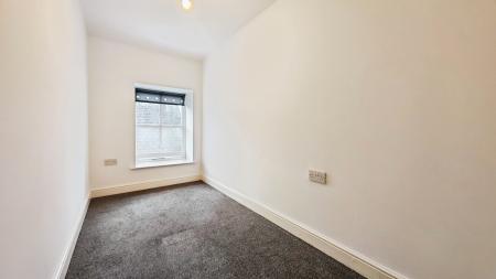 2 bedroom Flat to let in Ightenhill Street, Padiham, BB12