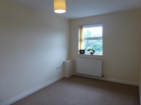 2 bedroom Flat to let in Lincoln Court, Station Road, Padiham, BB12