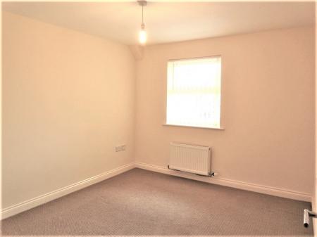2 bedroom Flat to let in Lincoln Court, Station Road, Padiham, BB12
