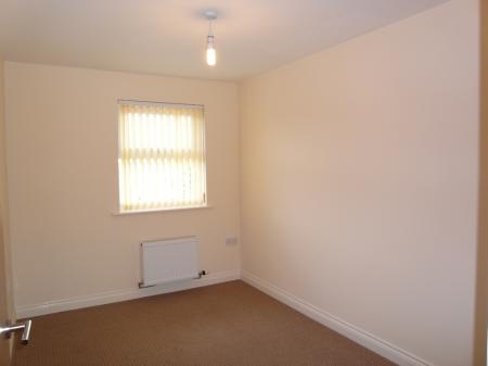 2 bedroom Flat to let in Lincoln Court, Station Road, Padiham, BB12