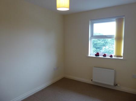 2 bedroom Flat to let in Lincoln Court, Station Road, Padiham, BB12