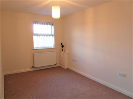 2 bedroom Flat to let in Lincoln Court, Station Road, Padiham, BB12