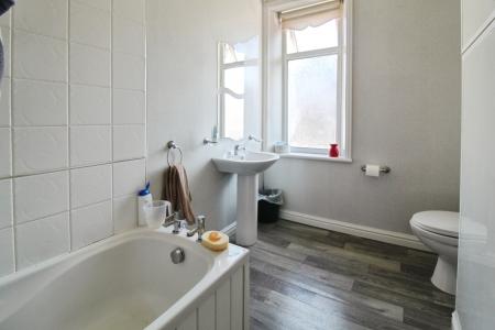 2 bedroom Terraced House for sale in Burnley Road, Colne, BB8