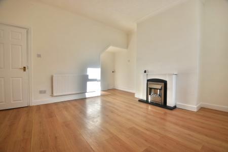 3 bedroom Terraced House to let in Burnley Road, Padiham, BB12