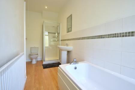 3 bedroom Terraced House to let in Burnley Road, Padiham, BB12