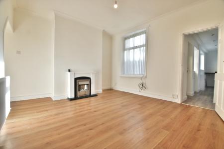 3 bedroom Terraced House to let in Burnley Road, Padiham, BB12