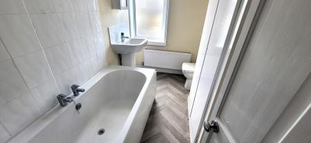 2 bedroom Terraced House to let in North Street, Burnley, BB10