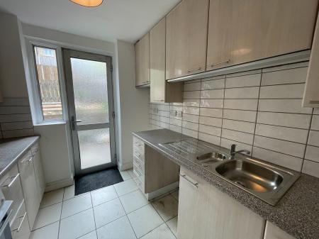 3 bedroom End of terrace house to let in Starthe Bank, Heanor, DE75