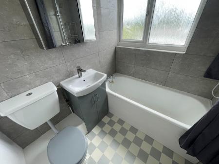 3 bedroom End of terrace house to let in Starthe Bank, Heanor, DE75