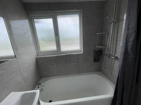 3 bedroom End of terrace house to let in Starthe Bank, Heanor, DE75