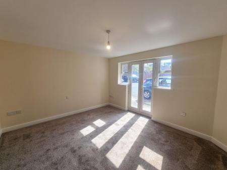 2 bedroom Flat to let in Occupation Lane, Woodville, Burton Upon Trent, DE11