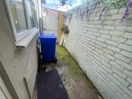 2 bedroom Terraced House to let in Uxbridge Street, Burton Upon Trent, DE14