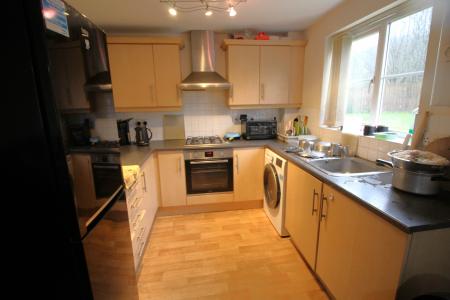 2 bedroom Flat for sale in Broadoaks, Bury, BL9