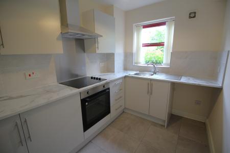 1 bedroom Ground floor flat for sale in Carrbrook Drive, Royton, OL2