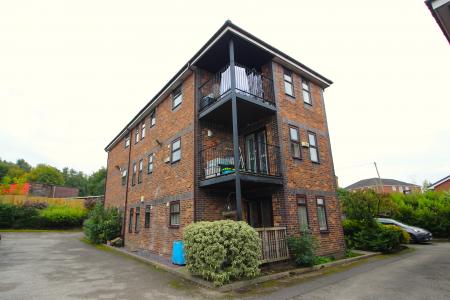 Carrbrook Drive, Royton, OL2