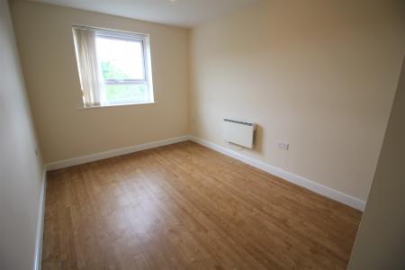 2 bedroom Flat for sale in Clough Gardens, Haslingden, BB4