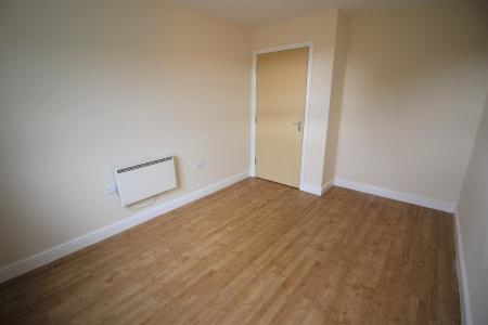 2 bedroom Flat for sale in Clough Gardens, Haslingden, BB4