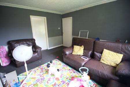2 bedroom Flat for sale in Dale Square, Royton, OL2